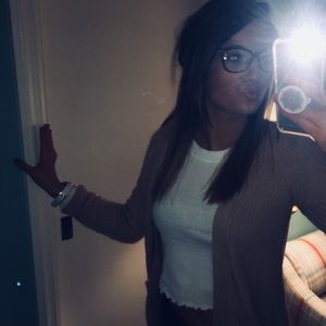 Meet your Posher, Adrianna